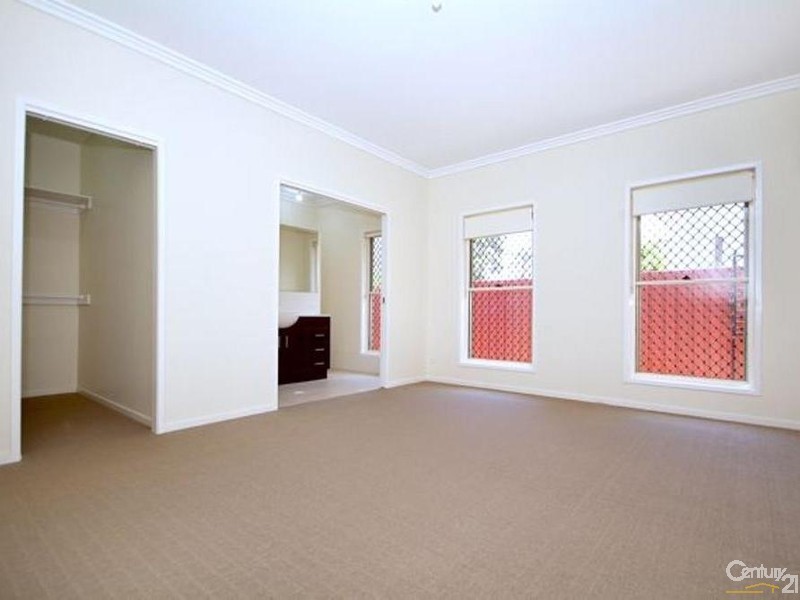 2/28 Curzon Street, East Toowoomba QLD 4350