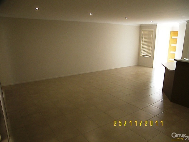 2/125 Platz Street, Darling Heights QLD 4350