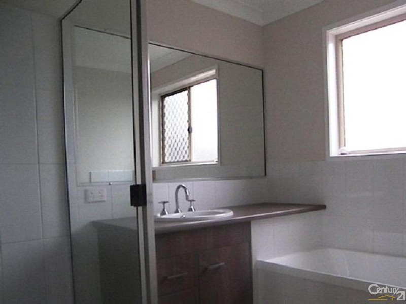 2/125 Platz Street, Darling Heights QLD 4350