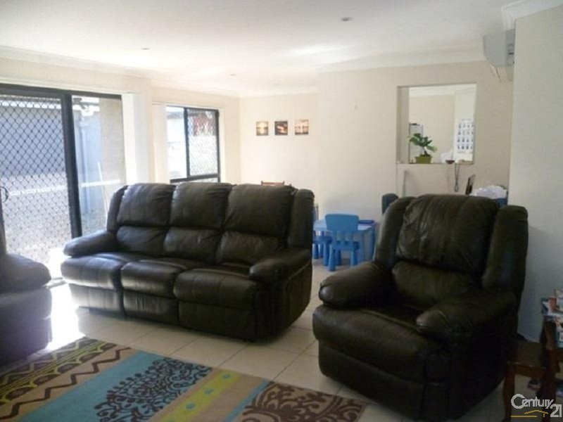 2/10 Devon Street, Newtown QLD 4350