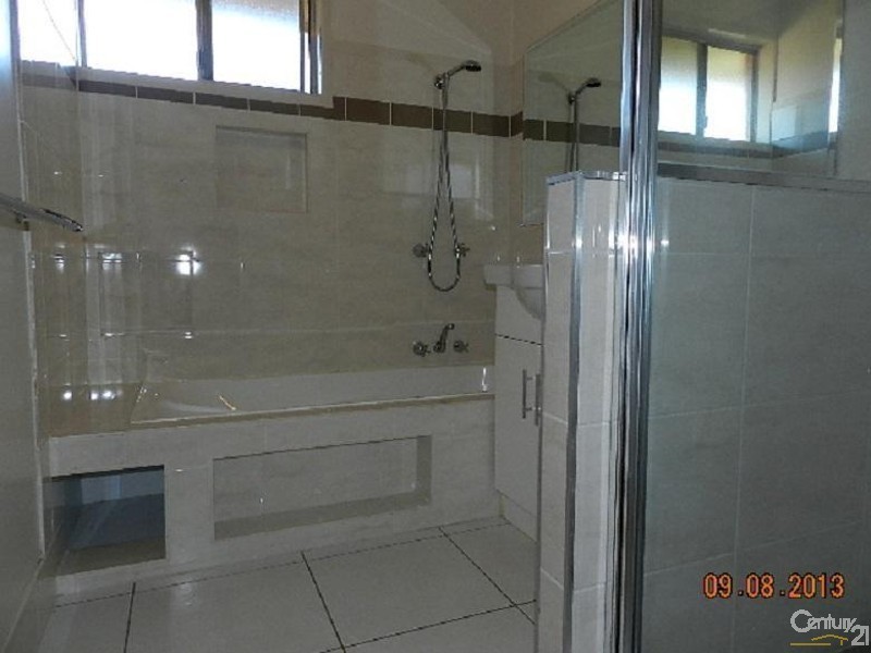 1 Farr Street, Centenary Heights QLD 4350