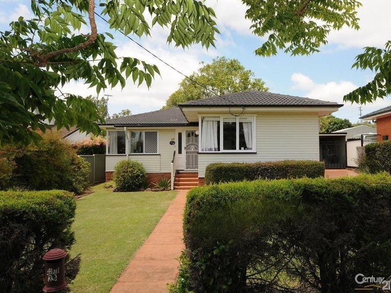 34 Bass Street, Centenary Heights QLD 4350