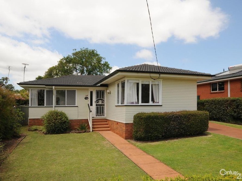 34 Bass Street, Centenary Heights QLD 4350