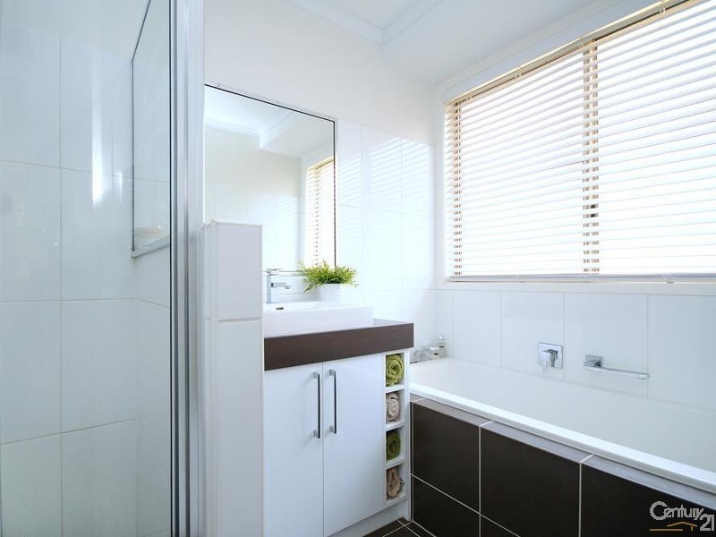 64 Hursley Road, Newtown QLD 4350