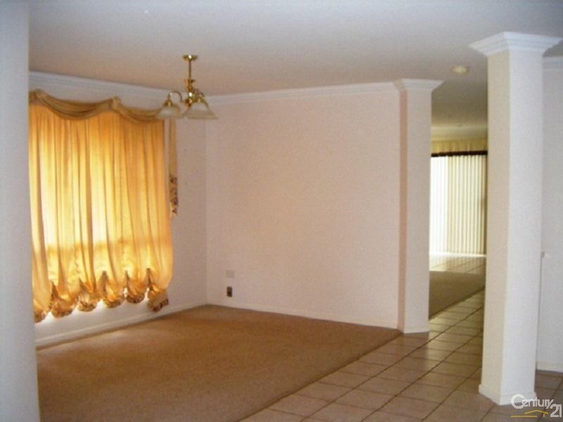 6 Kerry Close, Middle Ridge QLD 4350