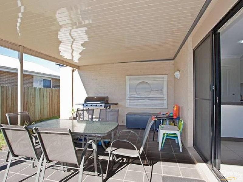 9 Kurrawa Crescent, Glenvale QLD 4350