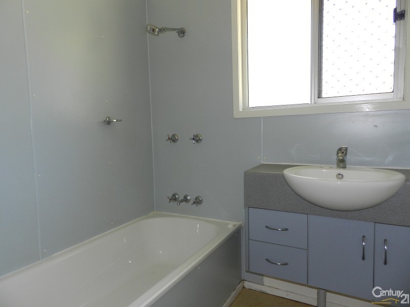 8 Kenora Court, Rockville QLD 4350