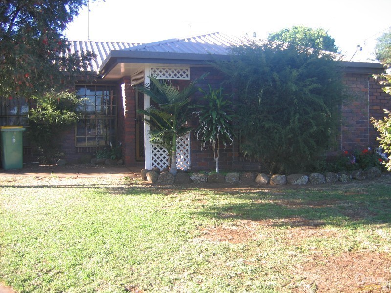 1 Wilga Court, Newtown QLD 4350