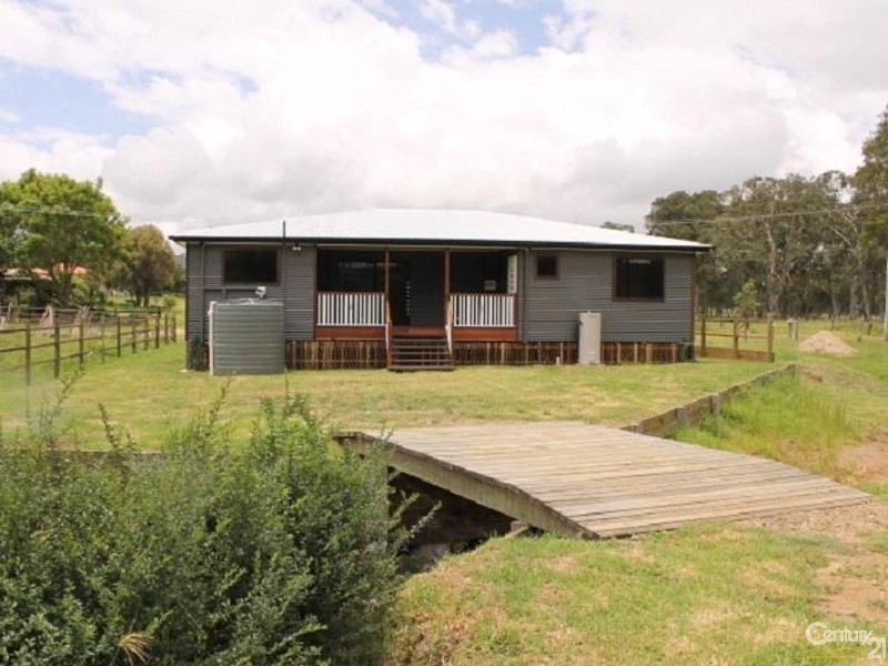 12 Hayden Street, Crows Nest QLD 4355