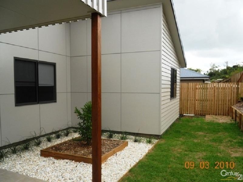 11 Kurrawa Crescent, Glenvale QLD 4350