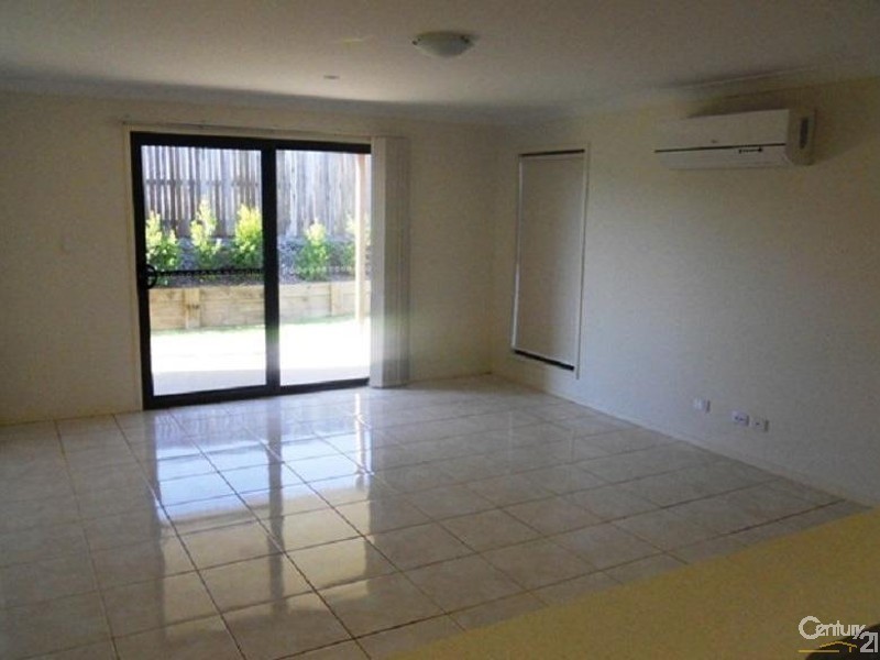 11 Kurrawa Crescent, Glenvale QLD 4350
