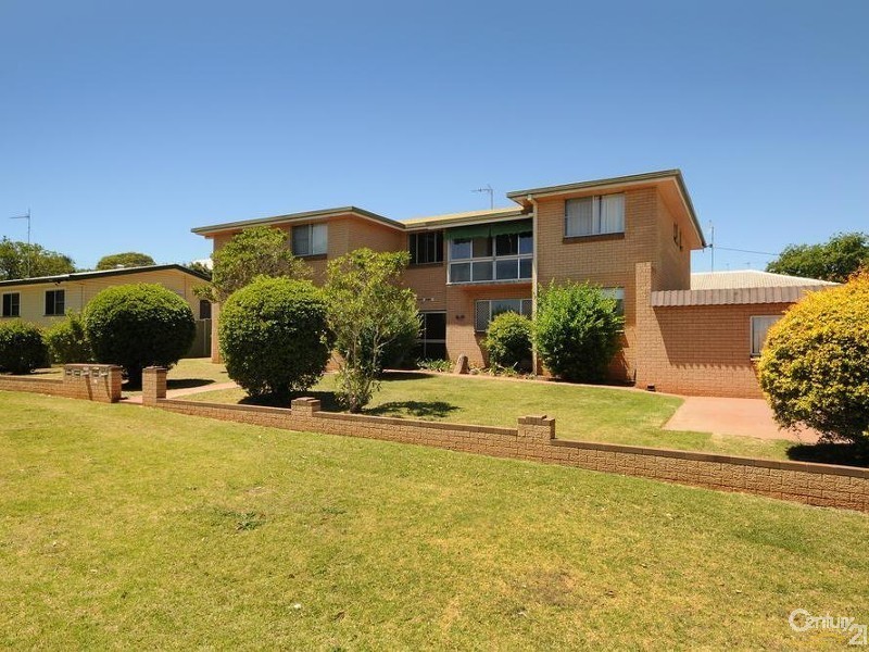 2/128 Curzon Street, Rangeville QLD 4350