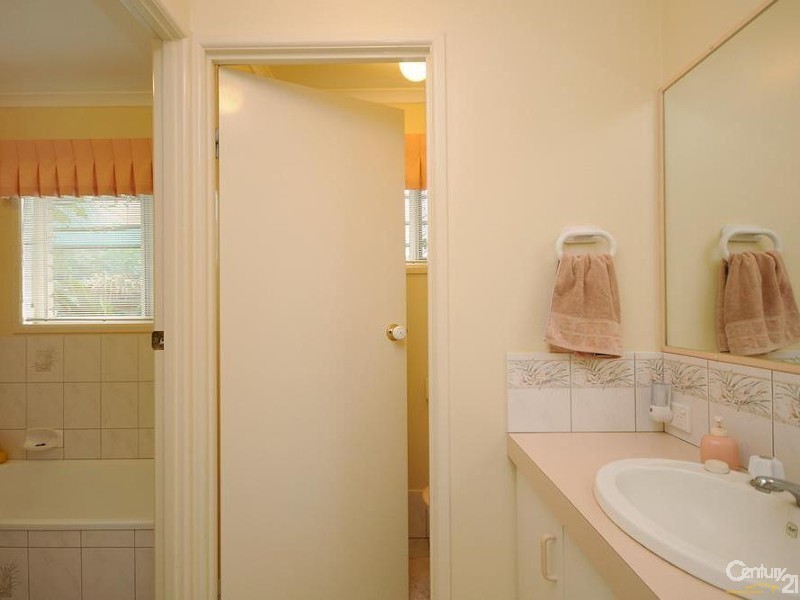 3 Carnation Court, Middle Ridge QLD 4350