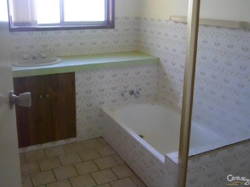 7 Arlaw Street, Centenary Heights QLD 4350