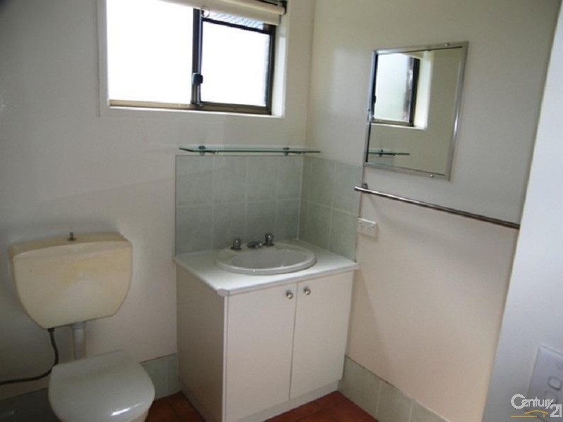 1/5  Amanda Drive, Centenary Heights QLD 4350