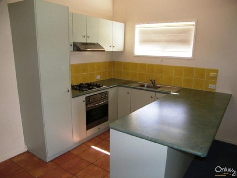 1/5  Amanda Drive, Centenary Heights QLD 4350