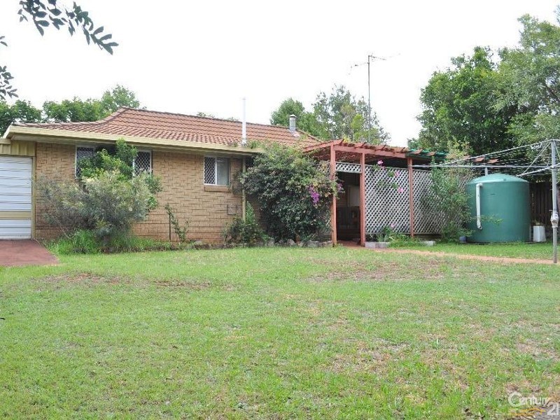 10 Chelsea Court, Centenary Heights QLD 4350