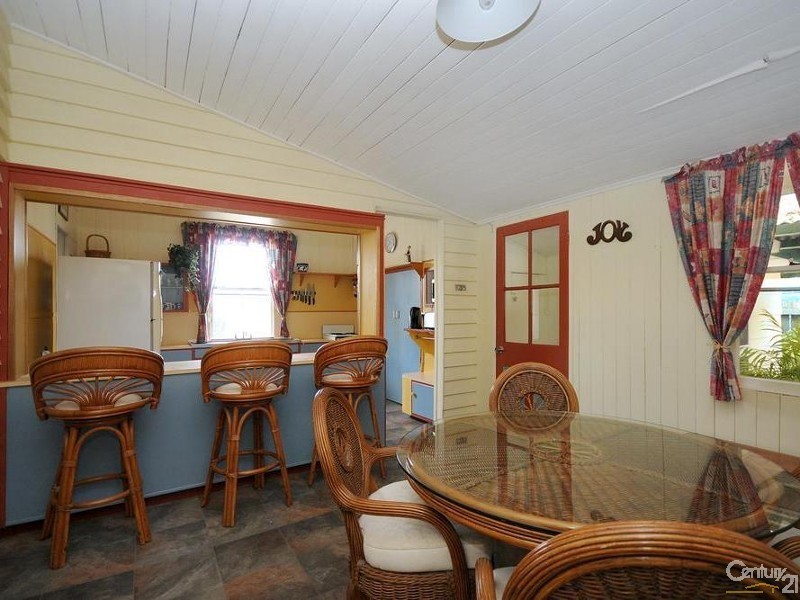 31 Holberton Street, Rockville QLD 4350