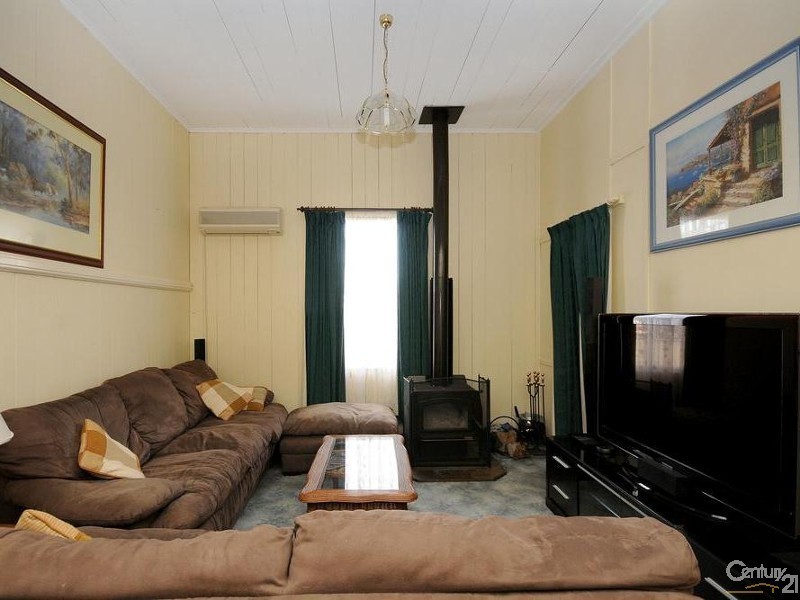 31 Holberton Street, Rockville QLD 4350