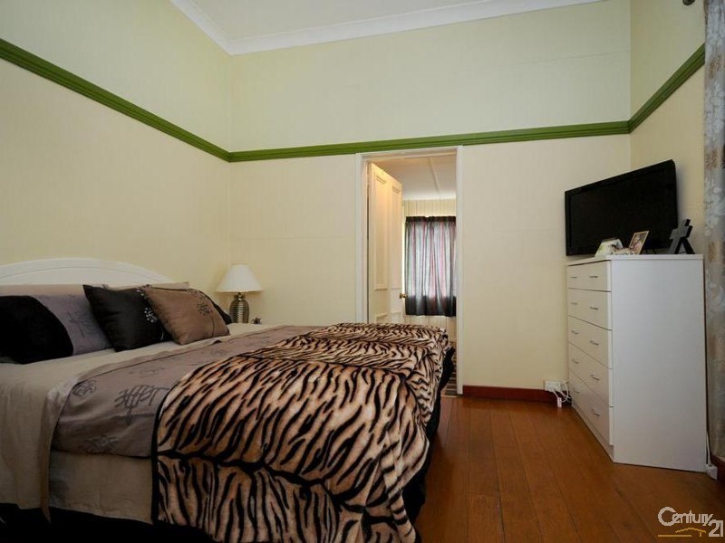 31 Holberton Street, Rockville QLD 4350