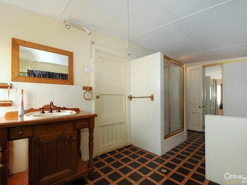 31 Holberton Street, Rockville QLD 4350