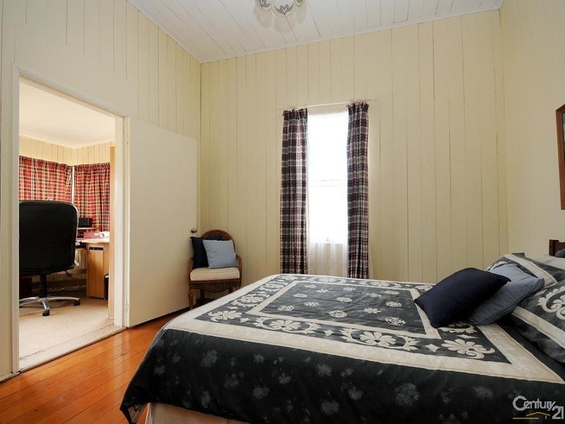 31 Holberton Street, Rockville QLD 4350