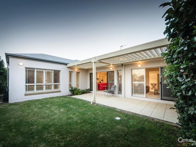 2/8 Stonehaven Street, Mount Lofty QLD 4350