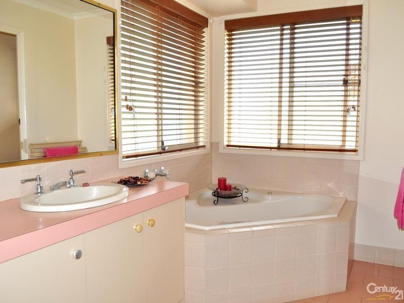 26 Jull Dr, Centenary Heights QLD 4350