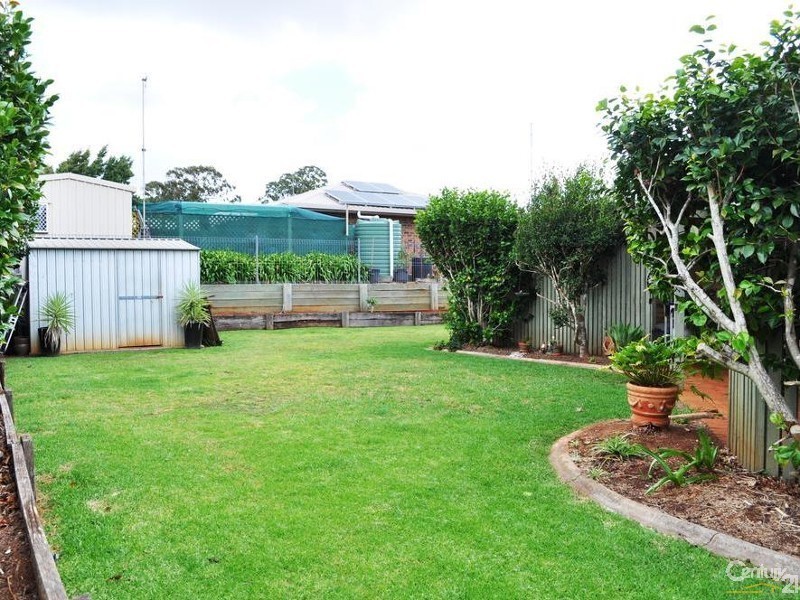 26 Jull Dr, Centenary Heights QLD 4350