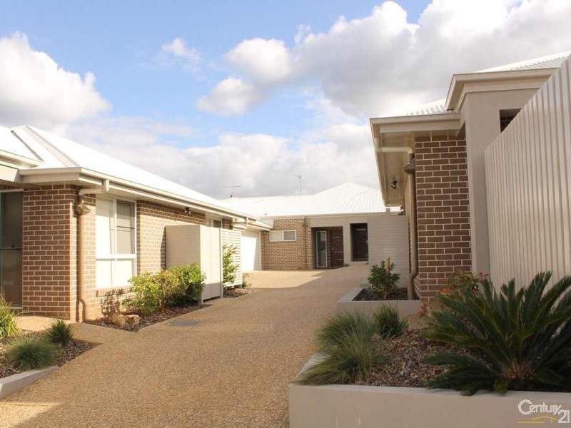 3/12 Garde Street, Centenary Heights QLD 4350