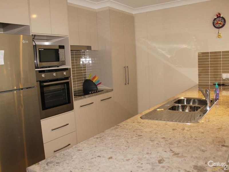 3/12 Garde Street, Centenary Heights QLD 4350