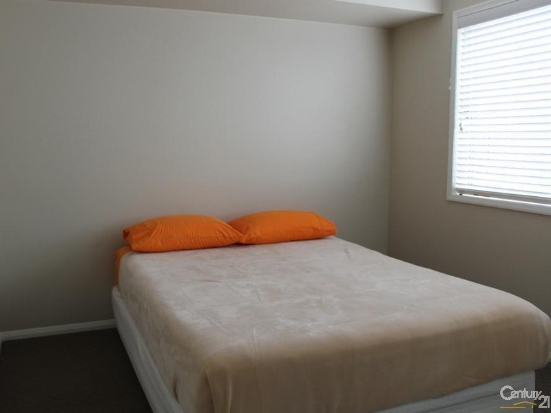 3/12 Garde Street, Centenary Heights QLD 4350