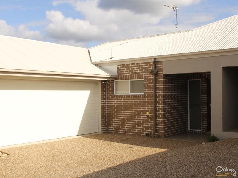 3/12 Garde Street, Centenary Heights QLD 4350