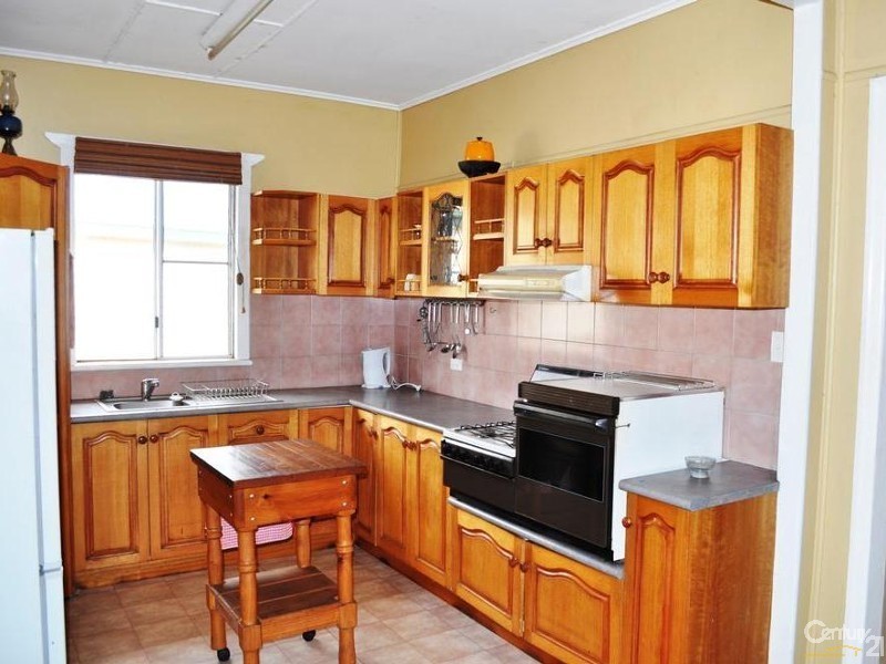 168 Jellicoe Street, Newtown QLD 4350