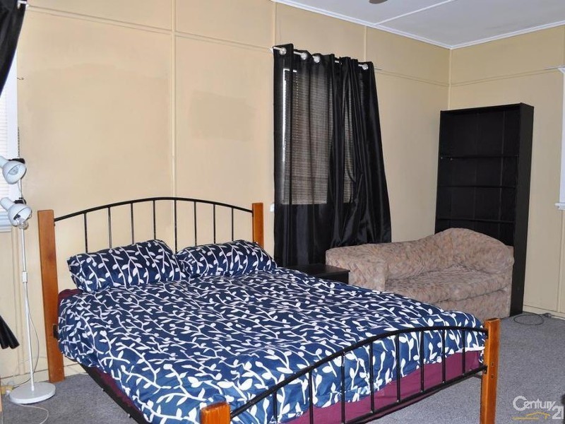 168 Jellicoe Street, Newtown QLD 4350