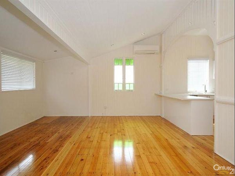 15 Swallow Court, Newtown QLD 4350