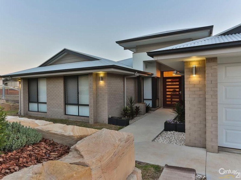 19 Settlers Drive, Gowrie Junction QLD 4352