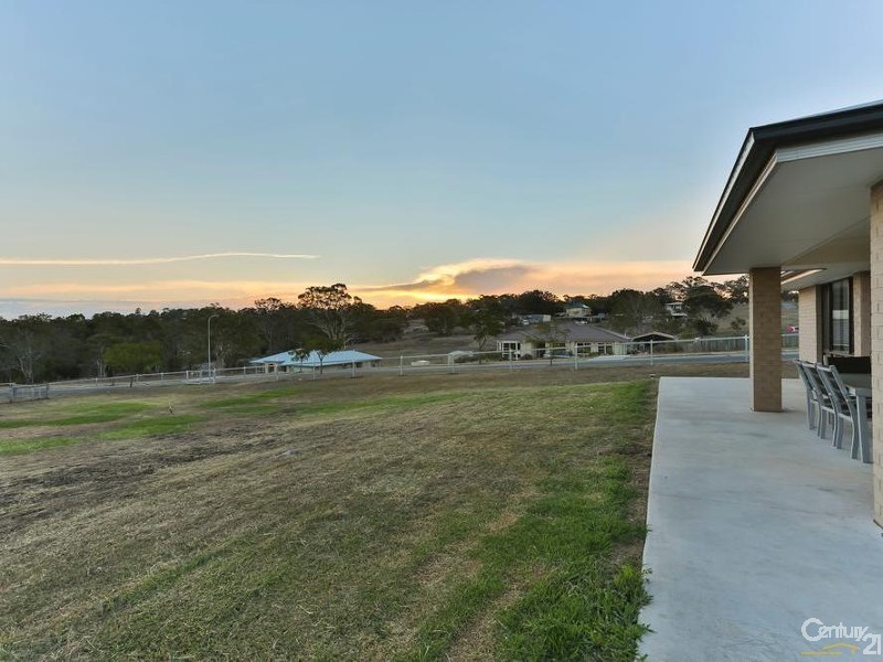 19 Settlers Drive, Gowrie Junction QLD 4352
