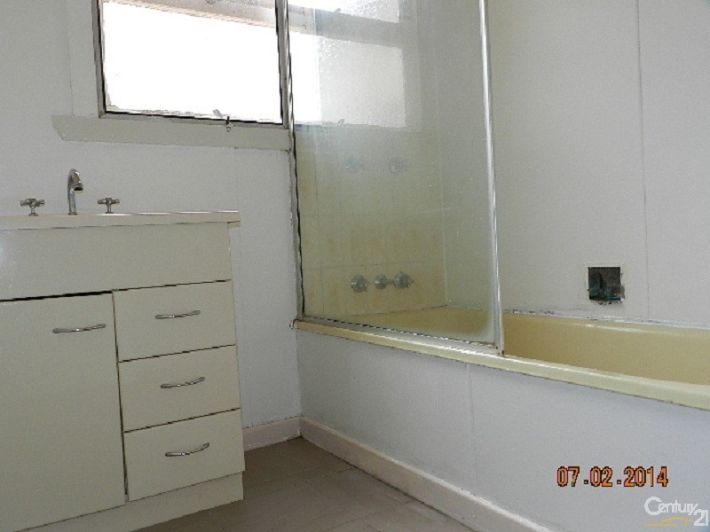 13 Avondale Street, Newtown QLD 4350