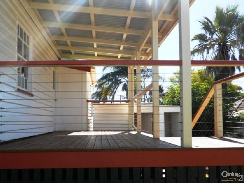 16 Helen Street, Newtown QLD 4350