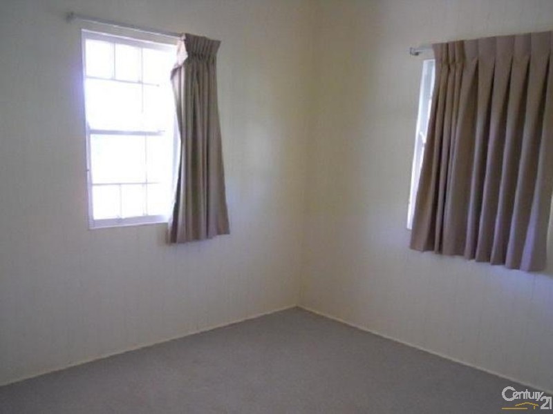 16 Helen Street, Newtown QLD 4350