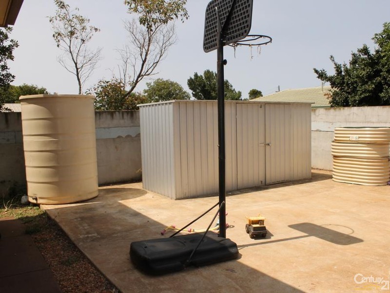 10 Nandi Court, Newtown QLD 4350