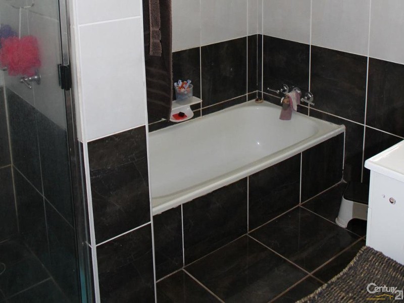 10 Nandi Court, Newtown QLD 4350