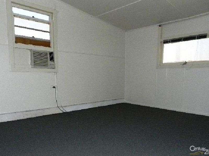 17 Ford Street, Rockville QLD 4350