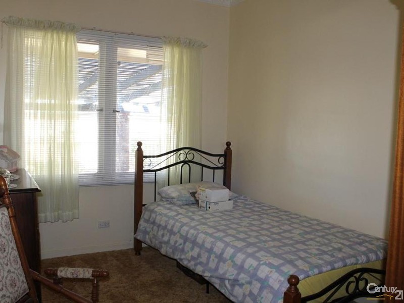 130 Ramsay Street, Centenary Heights QLD 4350