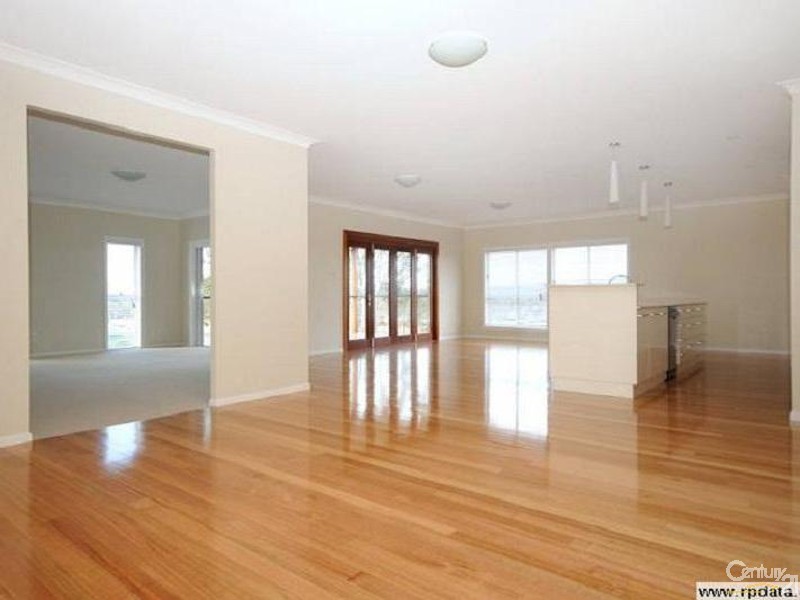 2 Sawyer Court, Gowrie Junction QLD 4352