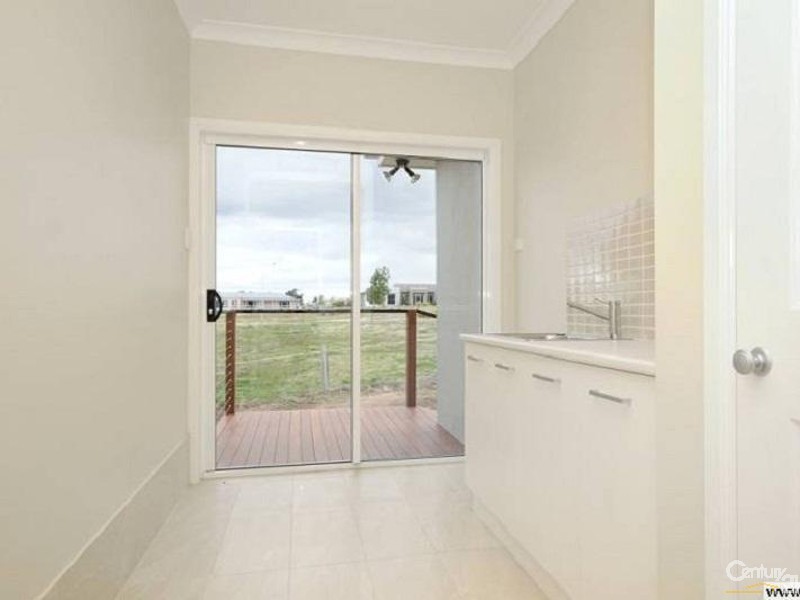 2 Sawyer Court, Gowrie Junction QLD 4352