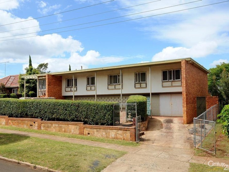76 Jellicoe Street, North Toowoomba QLD 4350