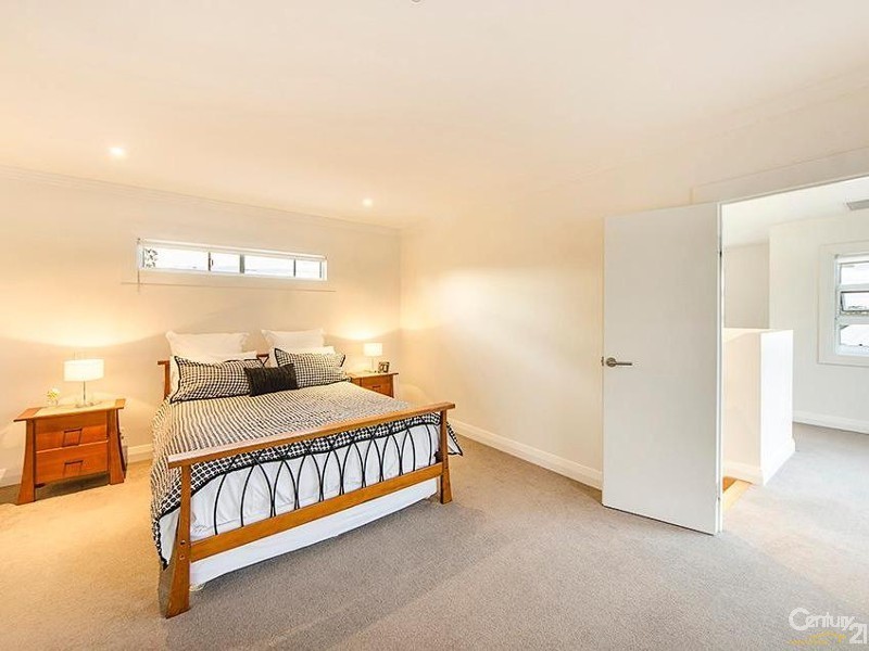 6 Saba Court, Middle Ridge QLD 4350