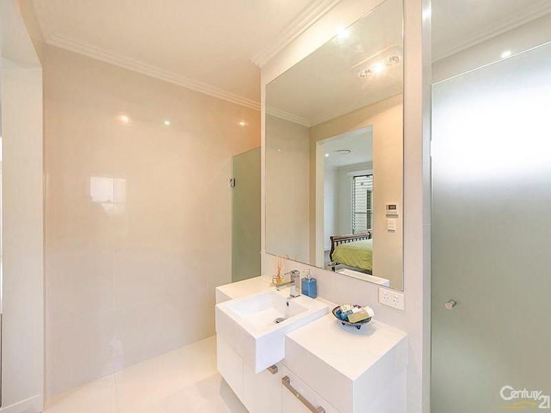 6 Saba Court, Middle Ridge QLD 4350